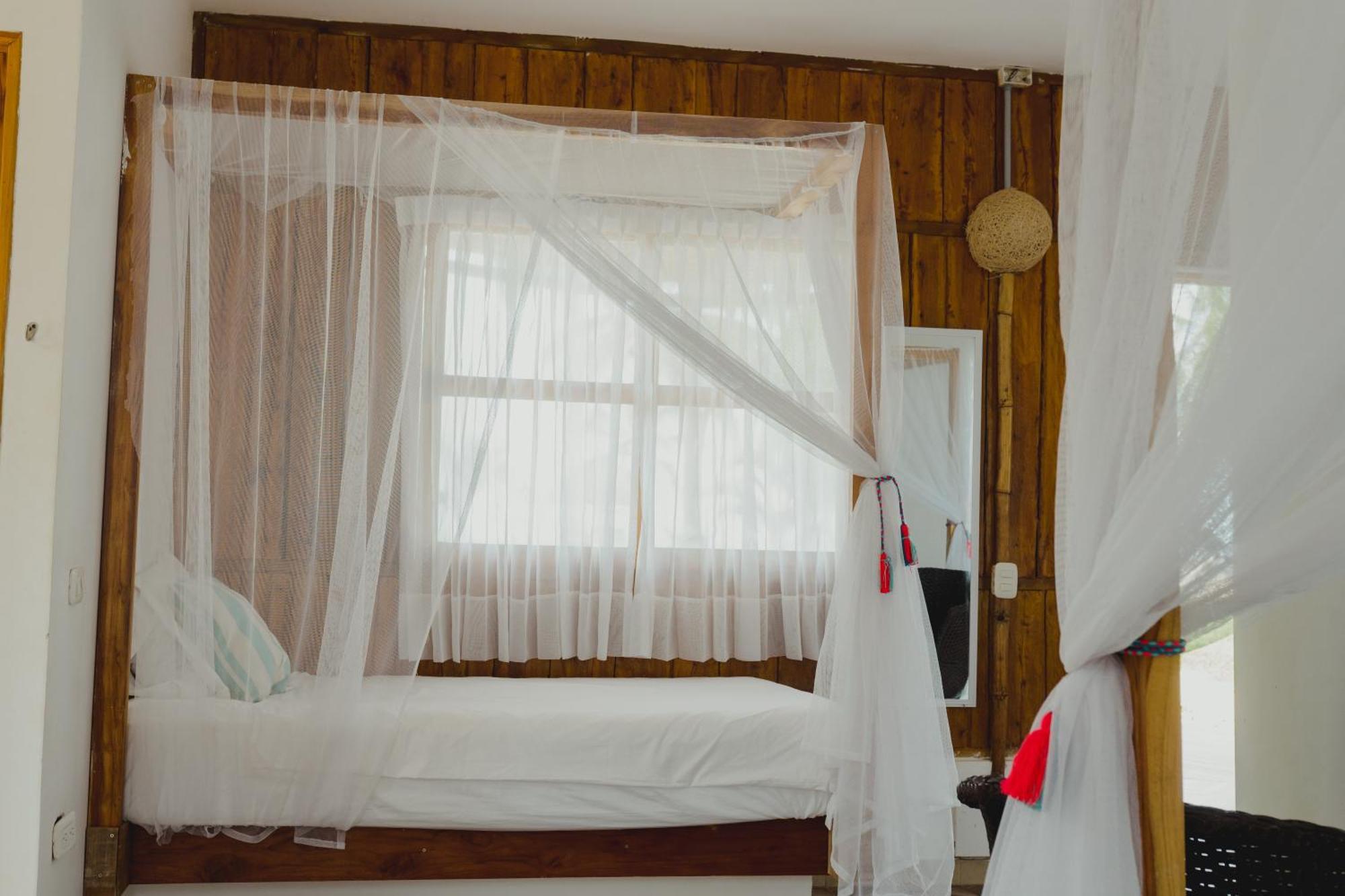 Uuttaaka Eco-Hotel Паломино Экстерьер фото